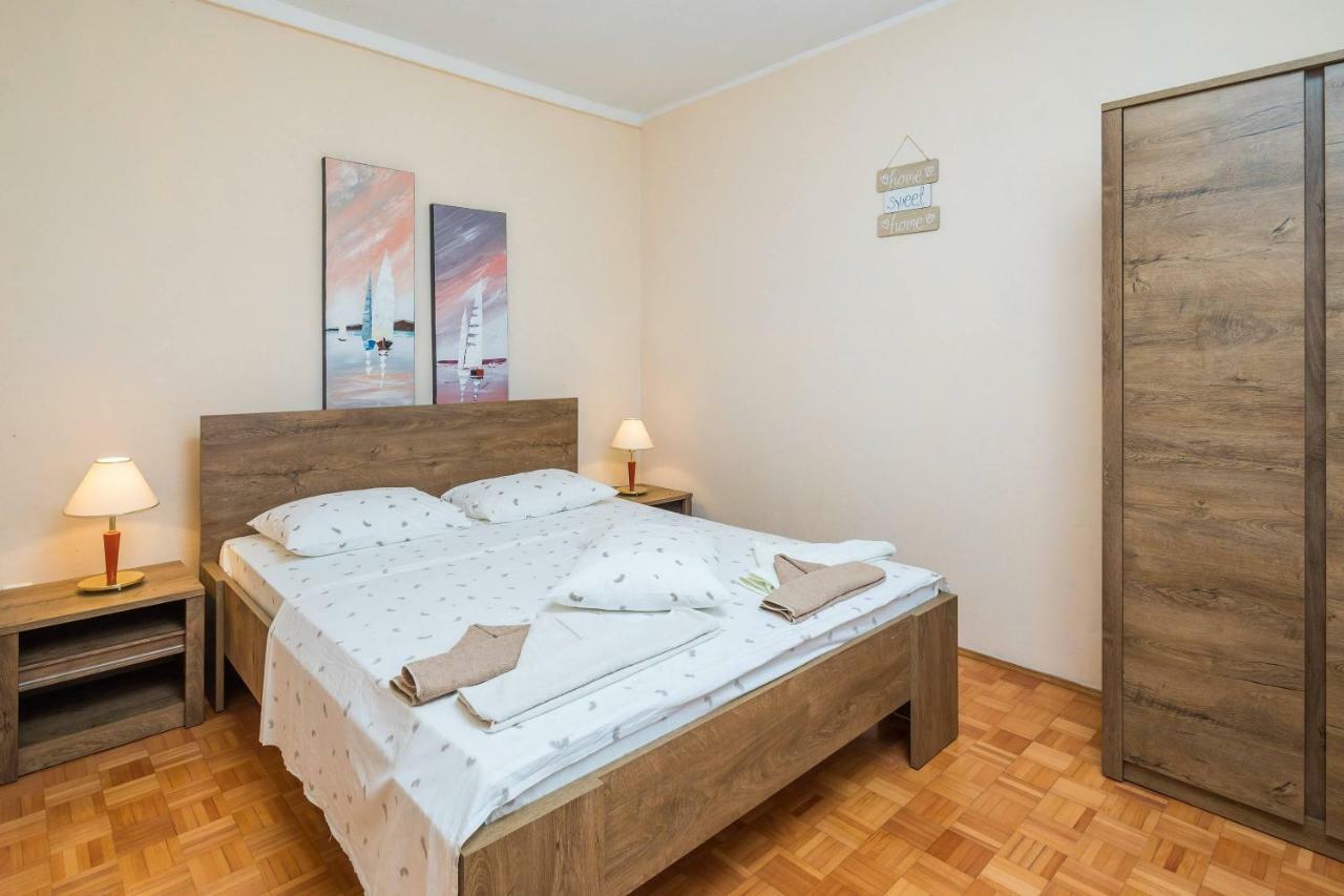 Villa Rogoznicka Oaza 2 à Rogoznica  Extérieur photo