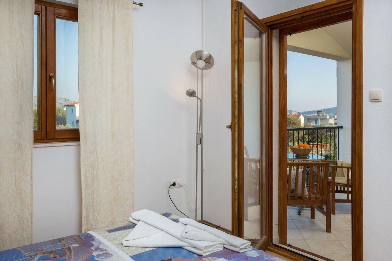 Villa Rogoznicka Oaza 2 à Rogoznica  Extérieur photo